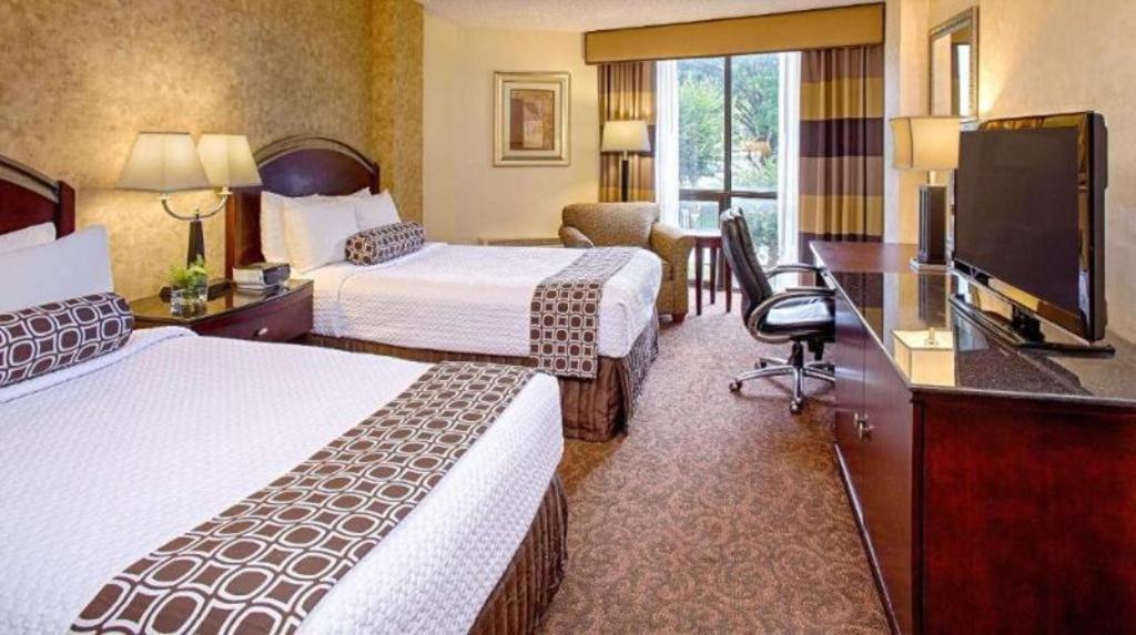 Radisson Hotel Austin - University Exterior photo