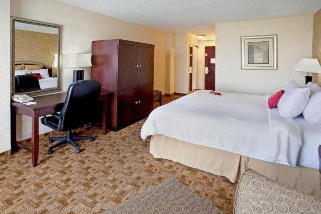 Radisson Hotel Austin - University Exterior photo